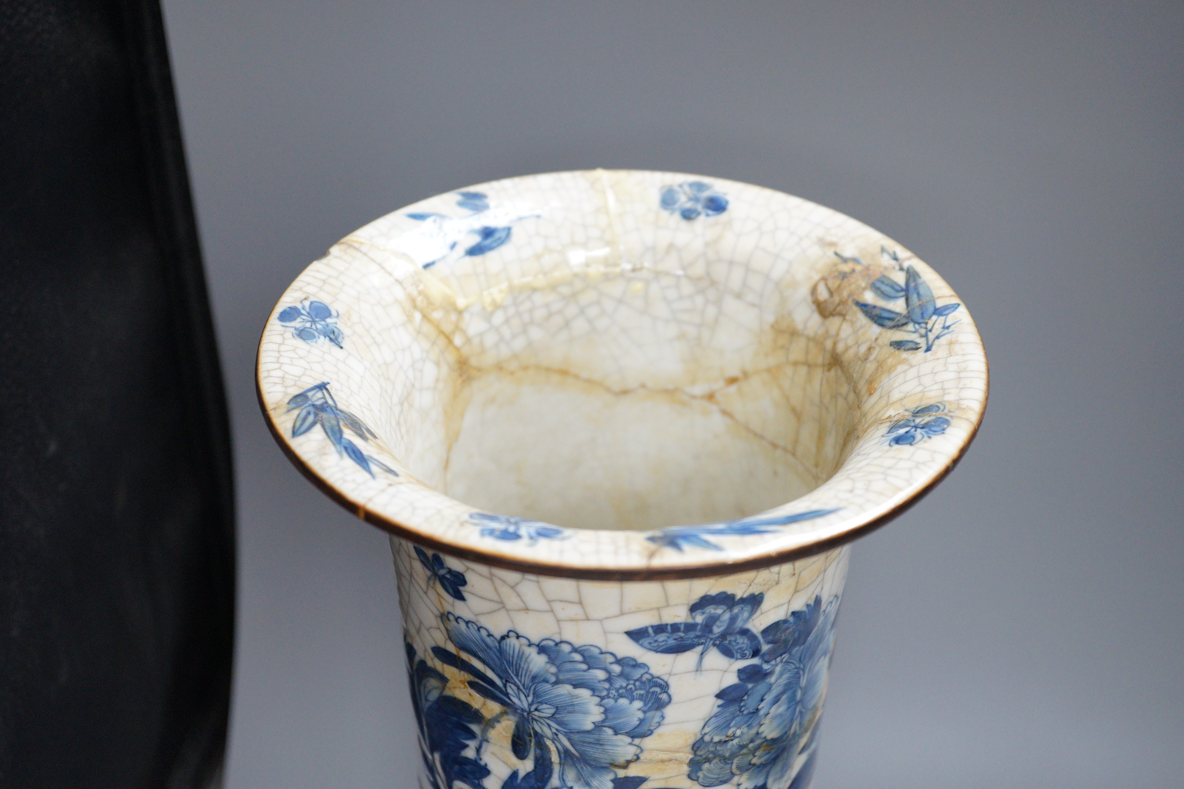 A large Chinese blue and white crackle glaze vase, a sang de boeuf vase and a monochrome jar, tallest 40cm
